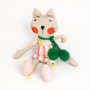 Muñeco de Gato de Peluche de Algodón con Delantal a Rayas y Accesorio de Pompón Verde, Juguetes Suaves Personalizados para Unisex - Product Image 1