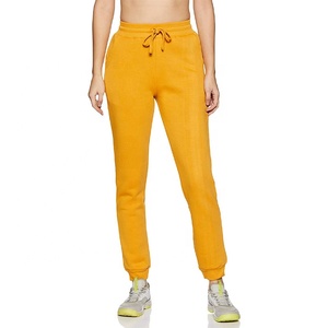 Jogging pour femmes de qualité supérieure personnalisable, lavage à l'acide, 100% coton biologique, pantalon de survêtement évasé avec strass pour femmes, avec marquage personnalisé - Product Image 1