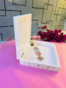 Caja de Joyería Rectangular Moderna Blanca de Lujo, Grabada y Personalizada, Hecha a Mano, al Mejor Precio al por Mayor - Product Image 3