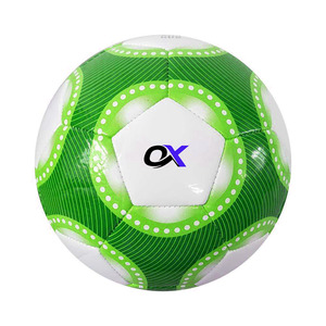 Ballon de football Oxva Industries, design triangulaire, PU/TPU, thermocollé, sur mesure, cousu à la machine, durable, usage professionnel en extérieur. - Product Image 6