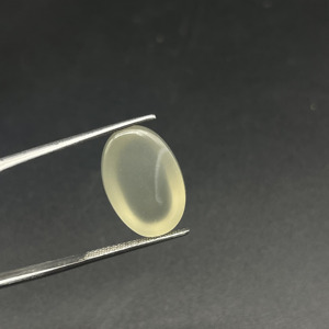 Pierre de lune blanche authentique ovale de 17,2x11,7 mm, 13,70 carats, pour bijoux faits à la main - Product Image 2