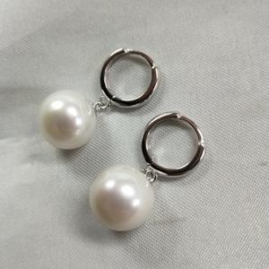 Perlas Redondas Grandes de Agua Dulce de 11-12 mm, Simples y Limpias, con Hebilla de Plata S925 para Pendientes Largos Elegantes - Product Image 1