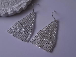Boucles d'oreilles perlées, bijoux au design tendance et chic, finition lisse, vente en gros directe usine - Product Image 3