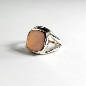 Designer Fine <b>Ring</b> Made of 6.3 Grams of Rose <b>Quartz</b> - Product Image 1