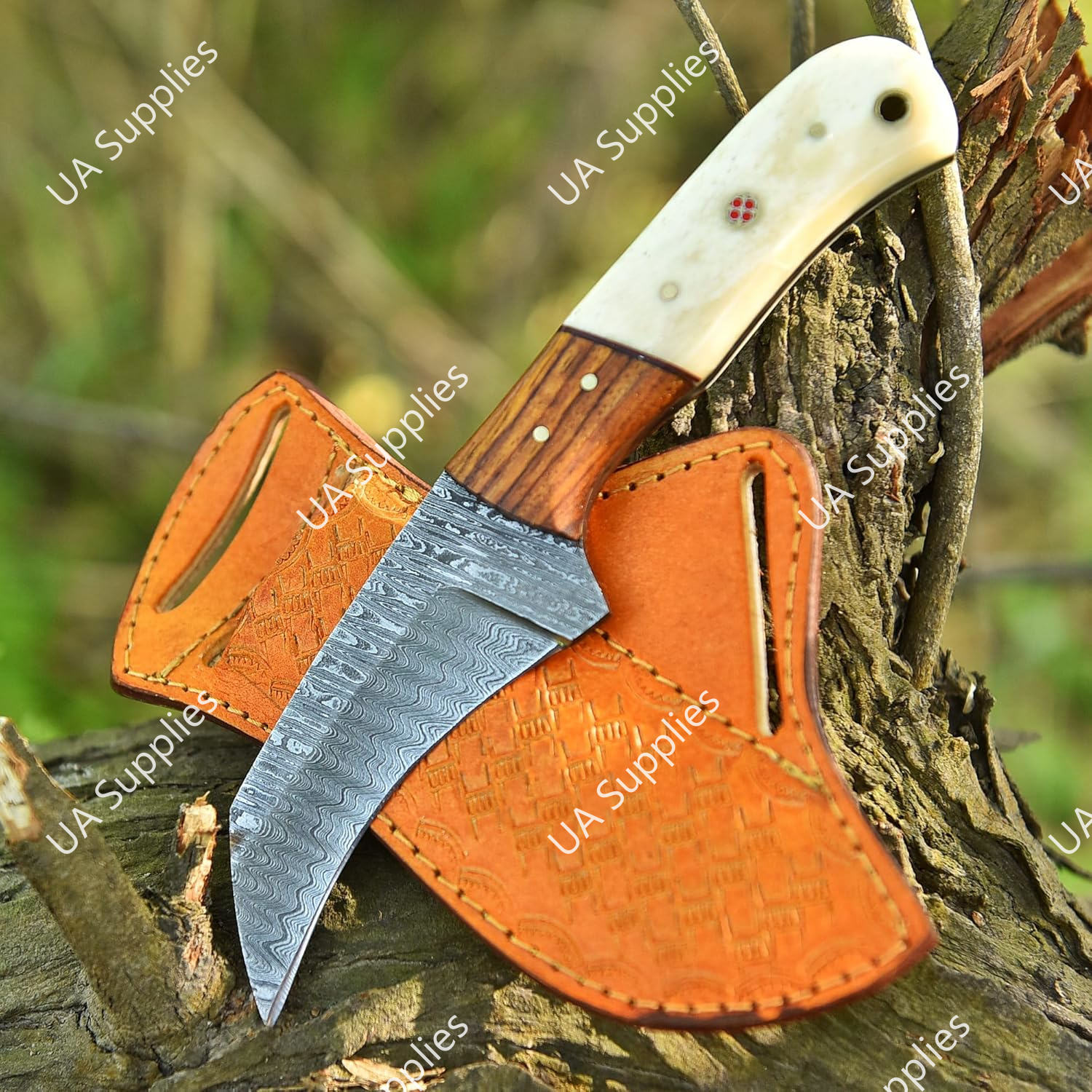 Acero de Damasco y Hueso de Camello, Madera