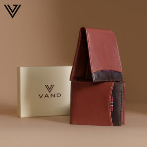 กระเป๋าสตางค์หนังแท้สำหรับผู้ชาย ดีไซน์เนอร์ ป้องกัน RFID พื้นที่ภายในกว้างขวาง เนื้อสัมผัสนุ่ม สำหรับพกพาในชีวิตประจำวัน มีจำหน่ายจำนวนมาก - Product Image 1