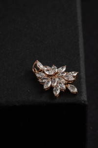 จี้เพชรทรงมาร์คีส์ 1.74 กะรัต ดีไซน์ดอกไม้ ประดับทองคำขาว 14K ของขวัญสุดหรูสำหรับผู้หญิง ดีไซน์คลาสสิก - Product Image 2