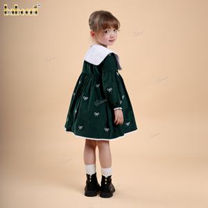 Robe smockée à la main en velours côtelé brodé, coupe trapèze, longueur genou, motif floral, 100 % coton, pour bébés filles - Collection Automne DR4498 - Product Image 4