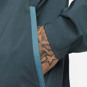 ชุดวอร์มกันลมสำหรับผู้ชายสำหรับฤดูร้อน พร้อมแจ็คเก็ตมีฮู้ดแบบซิปและกางเกงขาสั้น - Product Image 3