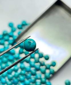 La Mejor Oferta al por Mayor: 50 Piezas de Turquesa Natural de Mohave, Cabujones Redondos de 5 mm, Gemas Sueltas de Alto Brillo para la Fabricación de Joyas - Product Image 4