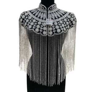 Élégante cape en dentelle géométrique brodée d'or et de sequins, à franges, écologique, faite à la main, de luxe, pour femme, style vintage, pour soirée - Product Image 2