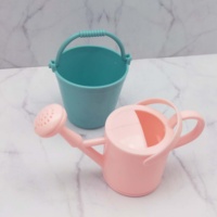 Arrosoir miniature en ABS à l'échelle 1:6 - Adorable cadeau de jardin décoratif léger en 3 couleurs mignonnes