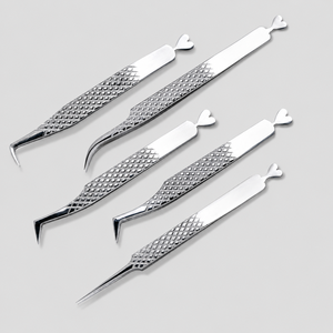 Pinzas de Acero Inoxidable Premium para Extensiones de Pestañas, Diseño de Corazón con Acabado Plateado - Product Image 6
