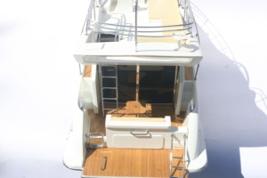 Modelo de Barco de Madera Premium Azimut 40 |   Yate de Lujo con Flybridge al Mejor Precio |   Mejor Barco de Madera Artesanal |   Decoración de Barcos Italianos - Product Image 3