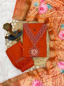 Nouvelle variété de vêtements occasionnels en viscose et soie, avec broderies multi-fils et travail manuel, Kurti-Pant & Dupatta, fournisseur de Surat. - Product Image 4