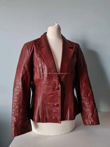 Chaquetas de mujer Vintage 80s de cuero genuino Chaquetas universitarias de Invierno para mujer hechas a mano - Product Image 2