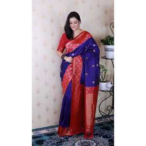 Sari Único de Seda Suave con Tejido Ondulado Banarasi Violeta y Bordado Zari, Blusas y Camisas para Mujer - Product Image 3