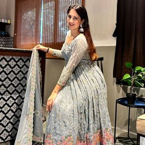 Salwar Kameez traditionnel indien le plus vendu, style modal, longueur midi, avec dupatta de créateur, robe de soirée et de mariage pour femme - Product Image 4