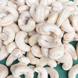 Hot Sale Raw Cashew <b>Nuts</b> WW180, WW240, WW320, LP Cashew <b>Nuts</b> W240 Cashew <b>Nuts</b> Factory Price - Product Image 1
