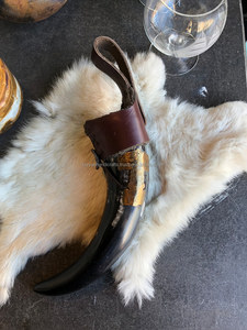 Corne avec travail sculpté pour bière vin eau boeuf/buffle corne polie fête de mariage pour l'exportation de l'Inde - Product Image 2