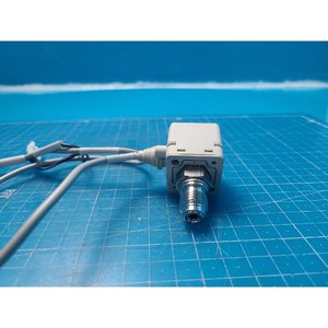 Interruptor de Presión Digital SMC ISE60-A2-22L Usado Como Está, Piezas de Equipos Semiconductores Legados - Product Image 1