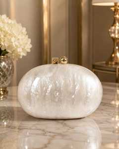 Pochette de soirée de luxe en résine écologique faite à la main avec motif floral peint à la main - Thème Amour - Product Image 1