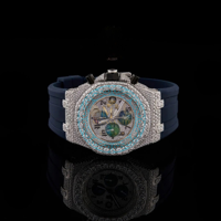Montre de luxe décontractée avec chronographe analogique en verre de quartz moissanite glacé, bracelet en acier inoxydable, fermoir papillon et incrustation de diamants noirs