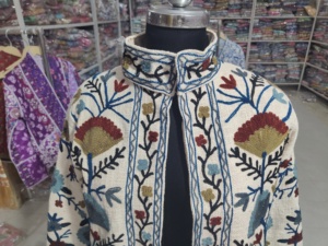 Veste d'automne-hiver en velours noir brodée Suzani, motif floral, coupe-vent, respirante, écologique, pour femme, cadeau - Product Image 2