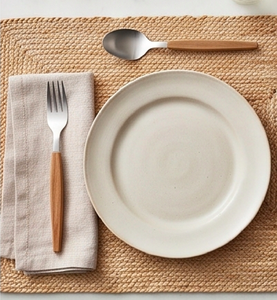 Juego de cubiertos minimalista con mango de madera, de acero inoxidable, cuchara, tenedor, cuchillo, apto para lavavajillas, para uso en la comedor. - Product Image 3