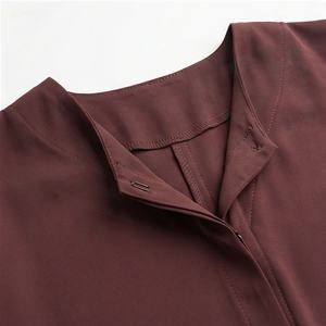 Abaya Islámica Modesta Premium para Mujer, con Botones Abiertos Personalizados, Color Personalizado, Cuello en V, Manga Larga, Poliéster Ligero, Burka de Lujo - Product Image 4