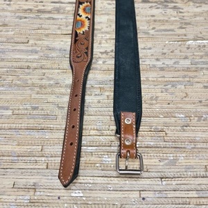 Collar de Cuero Genuino Vintage Venus Leathers para Perro con Bordado de Girasol y Hebilla Metálica Impermeable para Accesorios de Bolsos - Product Image 3