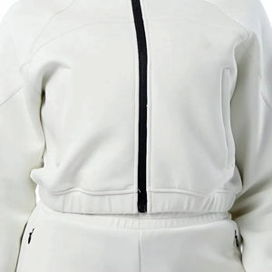 Conjunto de Sudadera Corta con Capucha y Pantalones Cortos de Algodón Casual para Mujer, con Logo Personalizado, Efecto Desgastado por el Sol, Venta al por Mayor - Product Image 5