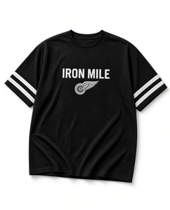 เสื้อยืดคอกลมแขนสั้นผ้าฝ้ายสีดำสำหรับผู้ชาย ยี่ห้อ Iron Mile ลายกราฟิก พิมพ์ลายลำลอง ทรงปกติ - Product Image 1