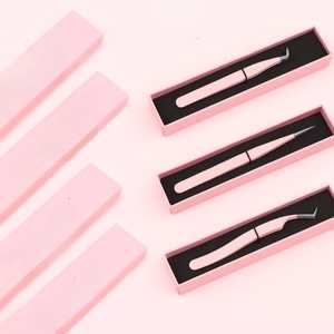 Pinzas Profesionales para Pestañas de Acero Inoxidable con Punta de Fibra, Logotipo Personalizado al por Mayor, Herramientas de Extensión de Pestañas de 90 Grados, Duraderas y Precisas - Product Image 1