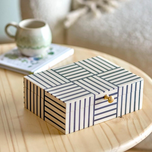 Caja de Lujo con Incrustaciones de Hueso para Almacenamiento y Regalos de Alta Gama - Product Image 5