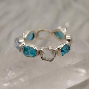 Anillo de Apatita Azul Cruda de Alta Calidad con Banda de Eternidad de Plata Esterlina, Joyería de Piedra de Nacimiento de Marzo, Regalo para Ella, Fiesta - Product Image 2