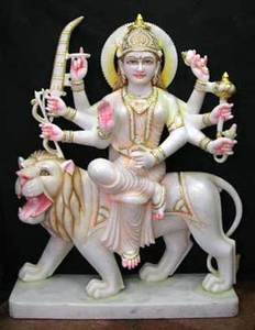 Exclusiva y Hermosa Estatua de Mármol Blanco de Durga Maa Hecha a Mano con la Mano de Bendición en Posición Sentada sobre un León para Fines de Templo - Product Image 4