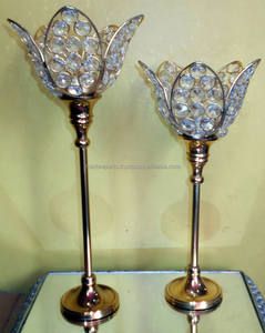 Candelabro Elegante Hecho a Mano con Cuentas de Cristal y Metal Pulido, Personalizable, con Brillo, Decoración para Cualquier Ocasión - Product Image 4