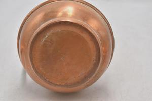 Jarra decorativa simple de cobre con cuello estrecho y base ancha para el almacenamiento y servicio de agua saludable, venta al por mayor desde India. - Product Image 5