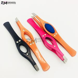 Pinzas de Cejas RMI de Alta Calidad con Punta Recta y Angular, 3 Colores con Recubrimiento en Polvo y Punta Plateada - Product Image 4