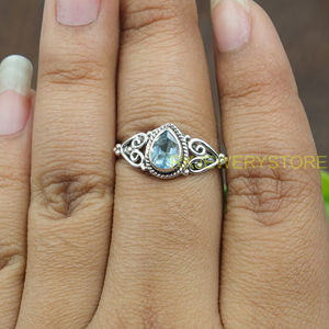 แหวนบลูโทแพซเงินแท้ 925 แหวนพลอยสีน้ำเงิน แหวนดีไซน์ทำมือ แหวนสัญญาสำหรับเธอ ของขวัญบลูโทแพซ เครื่องประดับสำหรับผู้หญิง - Product Image 5