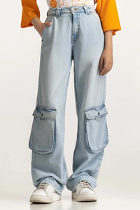 Pantalon cargo en denim bleu clair à taille haute pour femme, coupe ample, longueur intégrale, avec grandes poches, style décontracté, à porter au printemps - Product Image 3