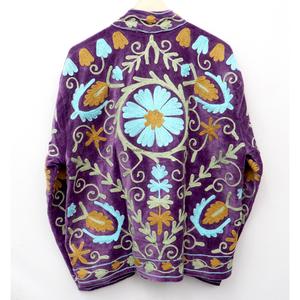 เสื้อแจ็คเก็ตกำมะหยี่ลายปักดอกไม้หลากหลายแบบ คอจีน แขนปกติ ความยาวสั้น ใส่ได้ทั้งชายและหญิง เป็นมิตรกับสิ่งแวดล้อม ระบายอากาศได้ดี - Product Image 6