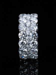 Anillo de Eternidad Unisex Clásico de Tres Hileras de Moissanita S925, Corte Brillante, Engaste de Garras, Chapado en Rodio, Joyería para Aniversario de Bodas - Product Image 3
