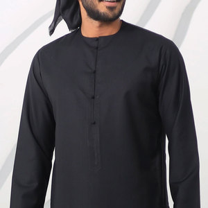 Fabricant OEM de Thobe, vêtement islamique à manches longues conçu pour un usage quotidien et une production sous marque privée - Product Image 5