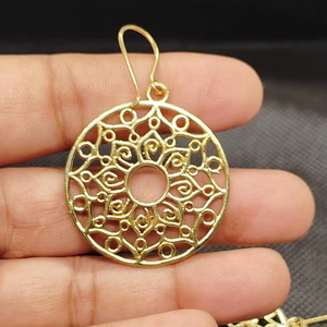 Magnifiques Boucles d'Oreilles Longues Pendantes en Labradorite Naturelle Éclatante, en Laiton Massif Plaqué Or, Design Perlé, Serties en Bezel, Faites à la Main, Tendance - Product Image 1