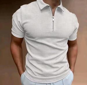 Camisa de Hombre Personalizada de Color Sólido, Manga Corta, Cuello con Solapa y Cierre de Cremallera - Product Image 3