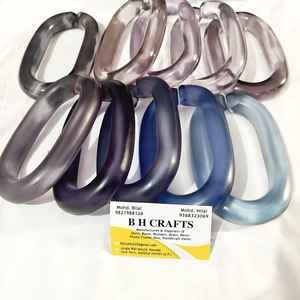 Décoration murale moderne en résine écologique colorée en forme d'ange avec maillons de chaîne pour salon, chambre et bureau - Product Image 3