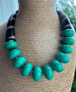 Colección de Collares Elegantes con Cuentas, Collares Hechos a Mano para Cada Estilo, Diseños de Joyería con Cuentas Chic y Modernos, Coloridos - Product Image 3