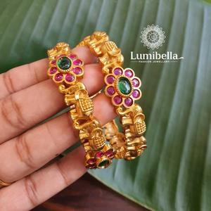 18K Gold Plated Elephant Charm Bangle with Zircon Trendy Classic Cute Design 21cm - Product Image 1